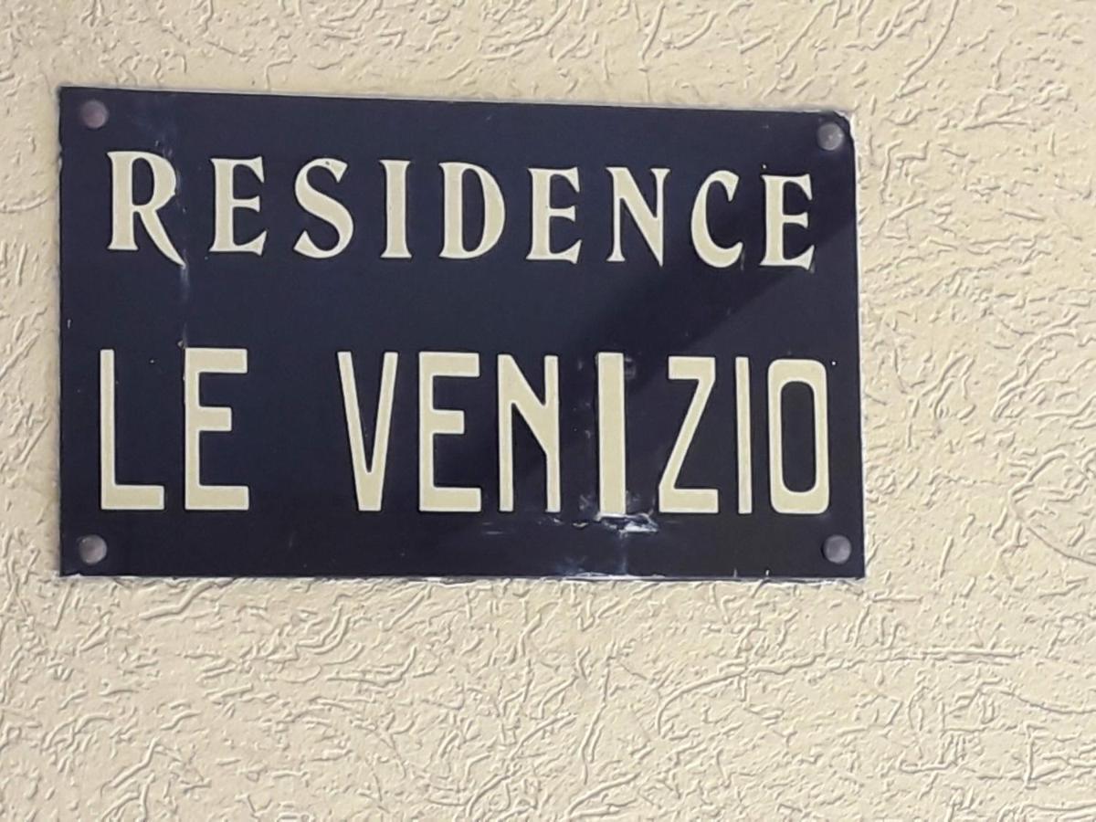 Le Venizio - Classe 2 Etoiles - T2 Climatise, Avec Terrasse, Parking, Pret De Velos, 10 Minutes A Pied Gare Et Centre Ville سُت المظهر الخارجي الصورة